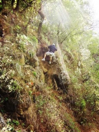 Descenso sobre pared natural